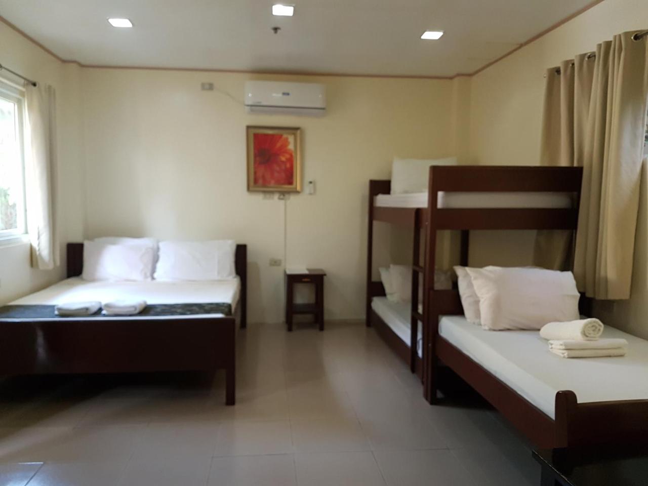 Blue Lagoon Inn & Suites Puerto Princesa Eksteriør bilde